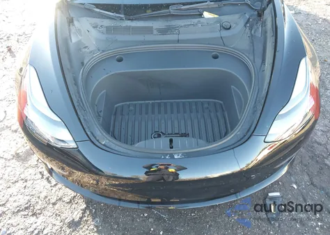 2022 Tesla Model 3 Long Range Dual Motor All-Wheel Drive z USA, uszkodzony, nr VIN 5YJ3E1EBXNF179249